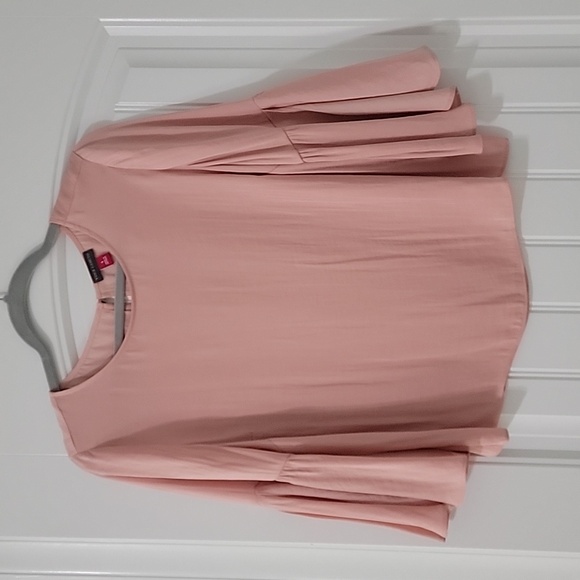 Vince Camuto - Picture 1 of 5
